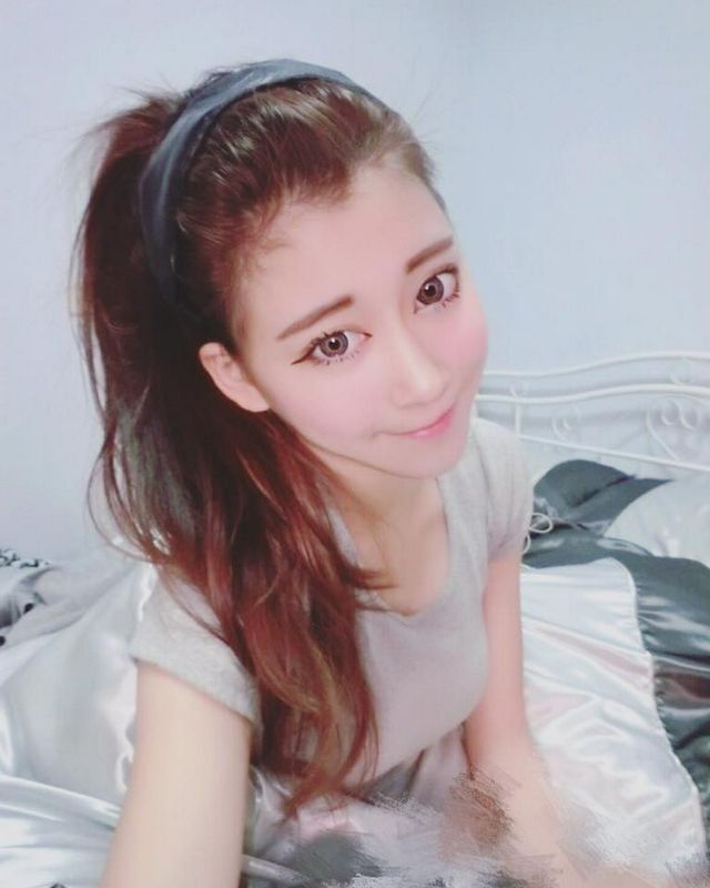 MinMin超正的大眼麥當勞長腿店花