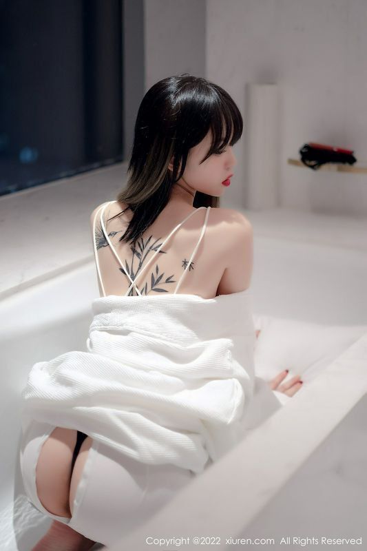 奶瓶. 完整版無水印寫真
