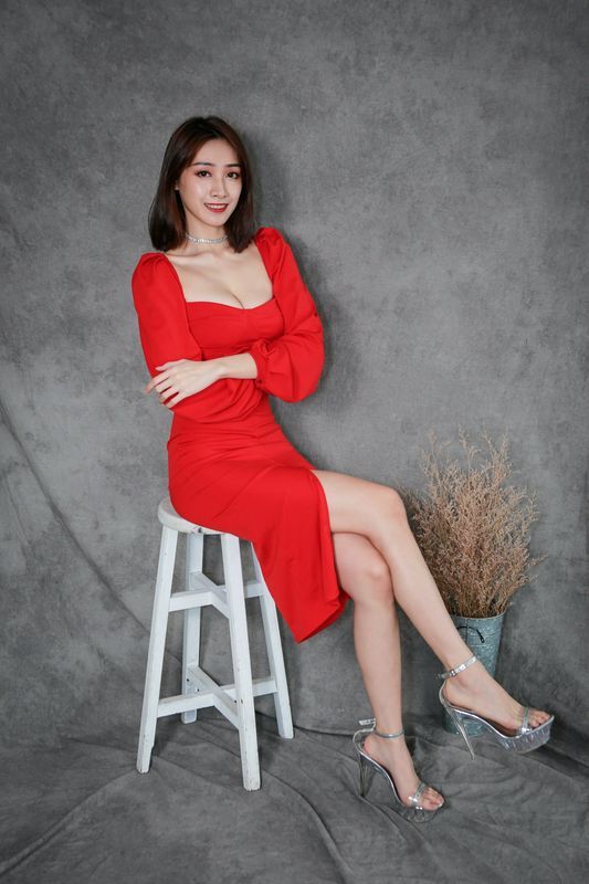 臺模美腿系列長腿美模段璟樂紅色小禮服高跟美腿外拍