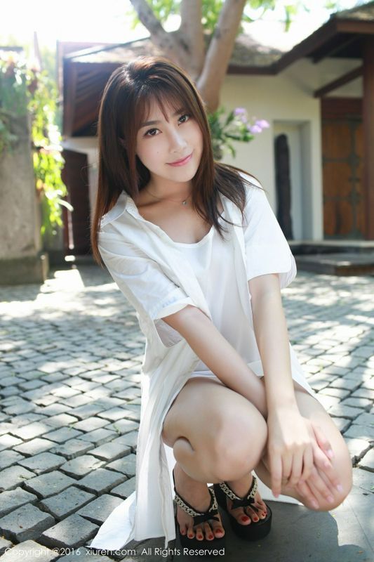 許諾Sabrina性感寫真