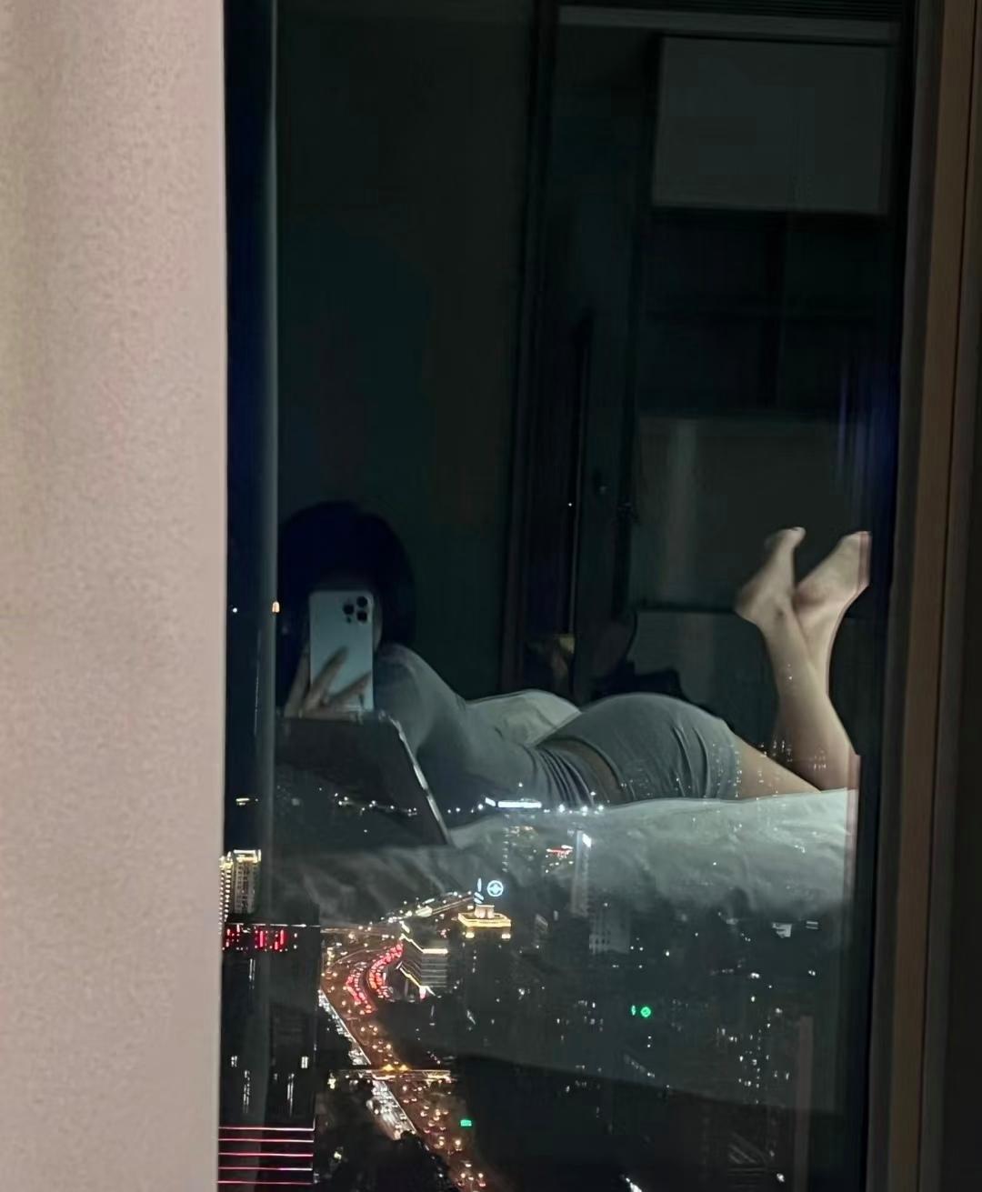漂亮的美女少婦