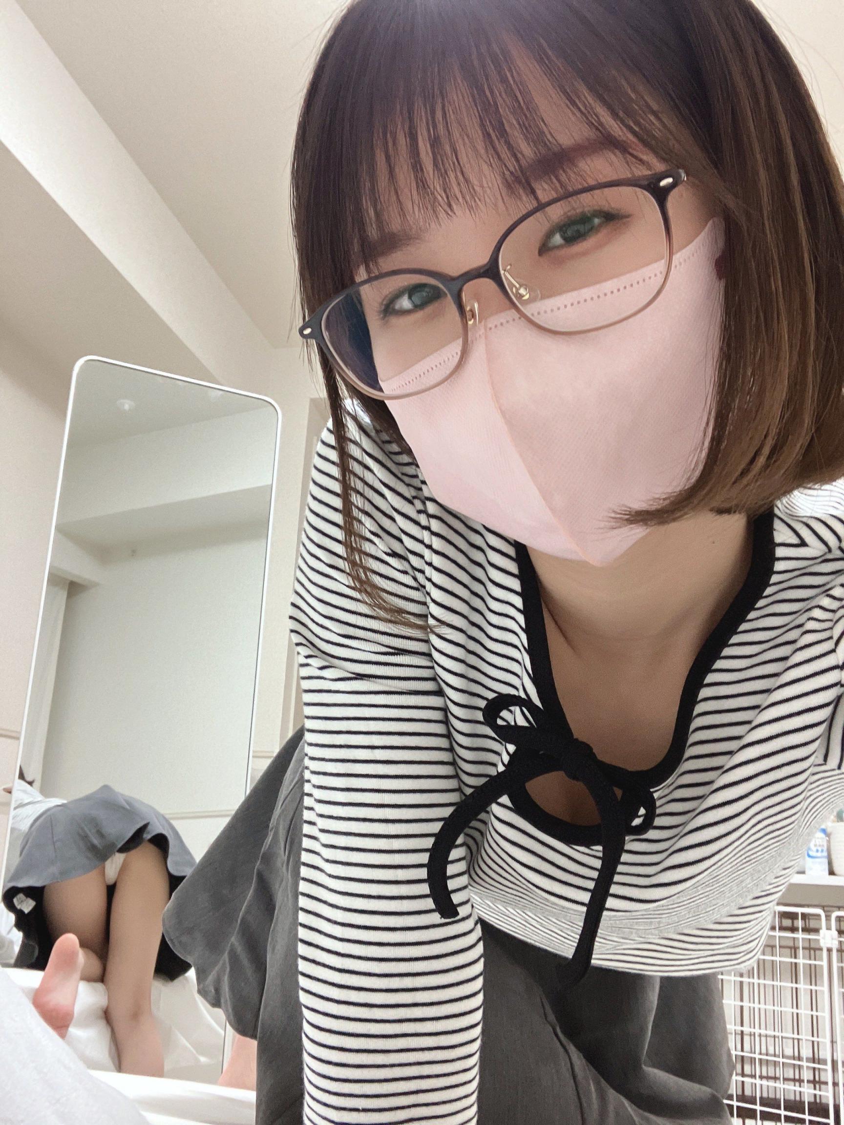 日式女孩不愛穿內衣
