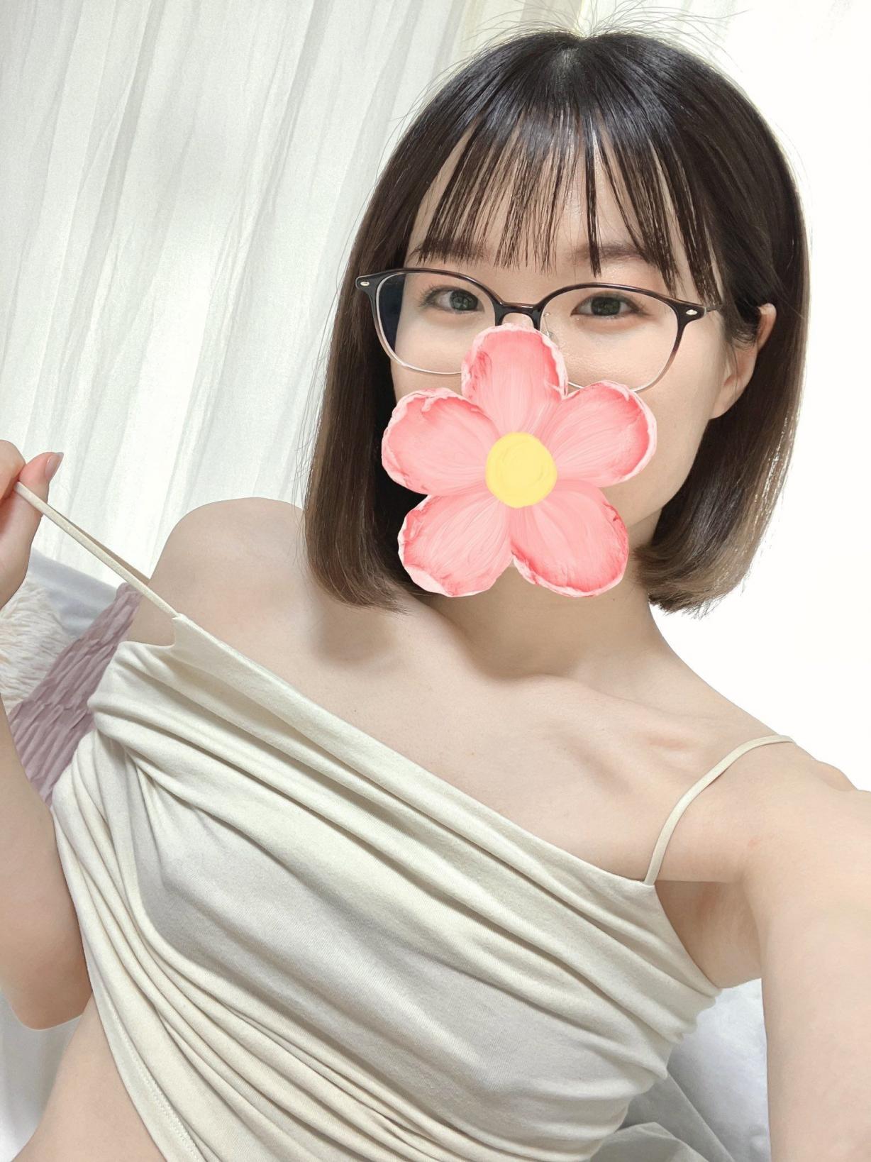 日式女孩不愛穿內衣