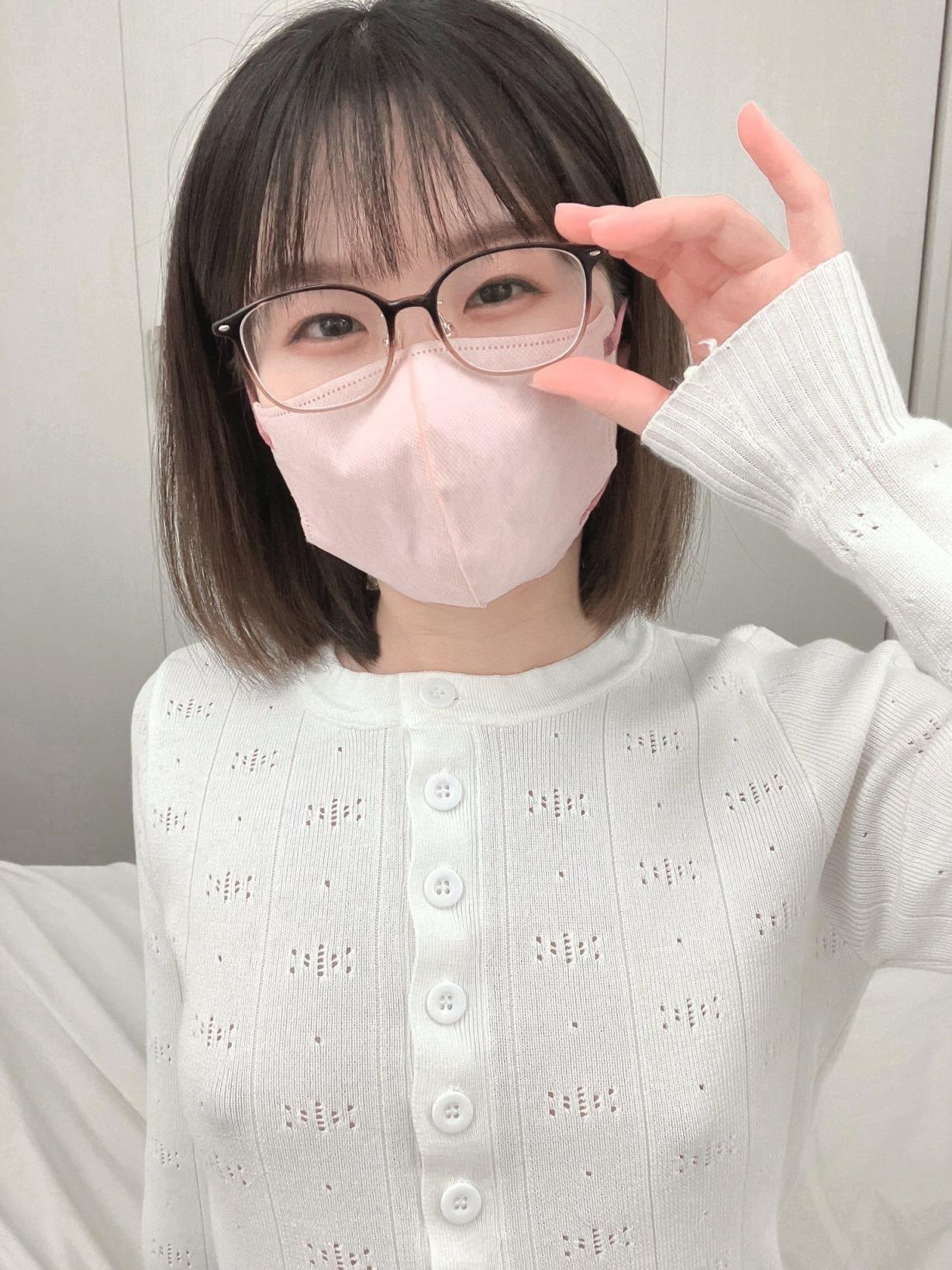 日式女孩不愛穿內衣