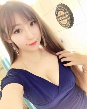直播主薇娜Verna爆乳夾胸引誘人犯罪