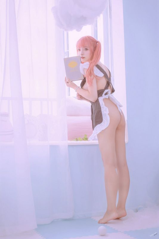 一只云燒緋紅女仆