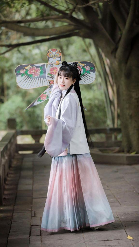 會玩Cosplay的美女[20P]