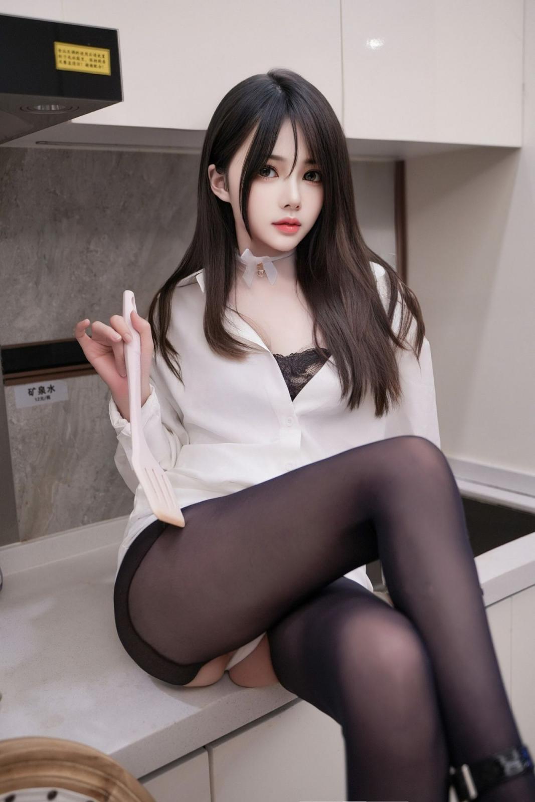 秀人網黑絲美足林月月--性感廚房料理