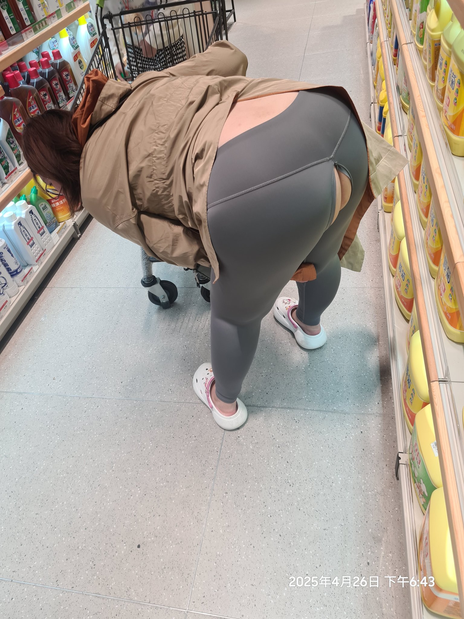 萬千嬌媚美少婦[2025]