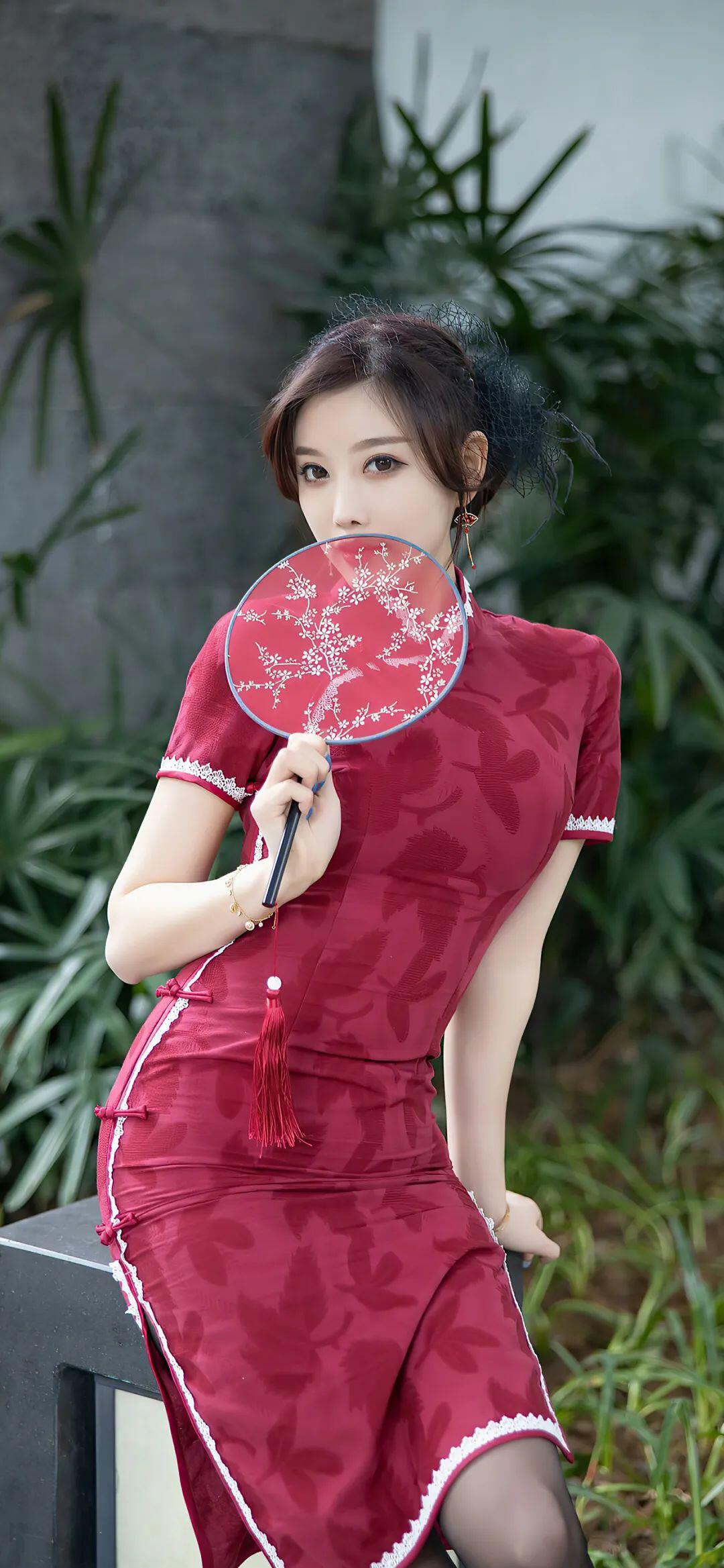 穿上新娘裝，今天是個好日子[21P]